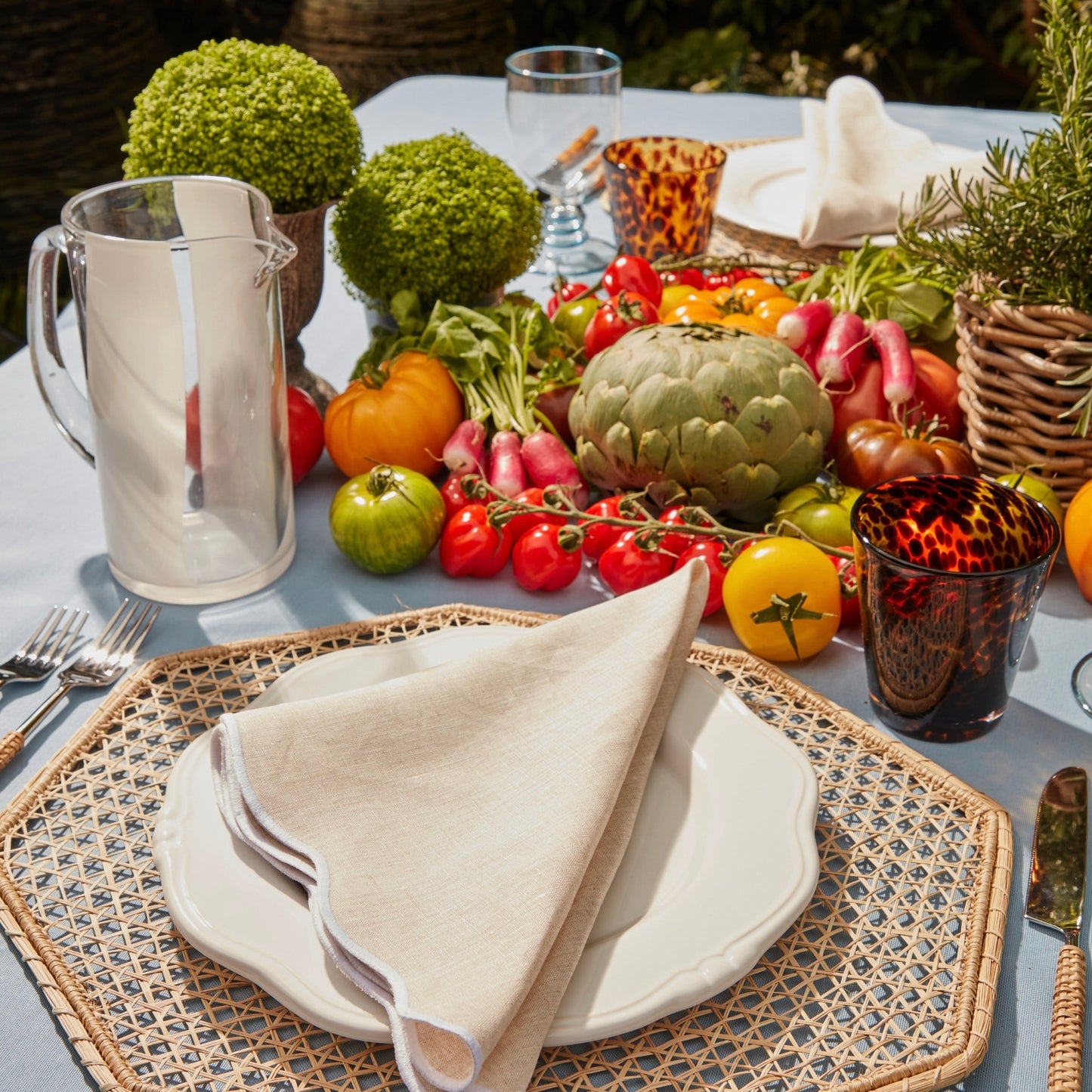 Beige Scallop Napkins with White Embroidery (Set of 4)