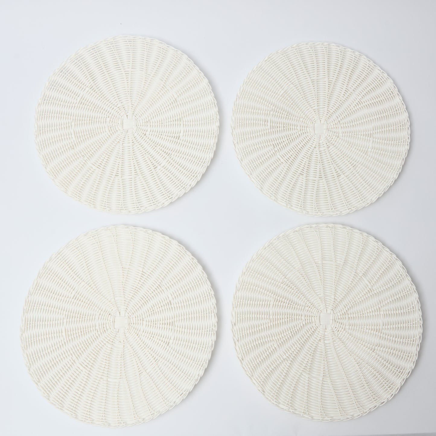 White Faux rattan round placemats (Set of 4)