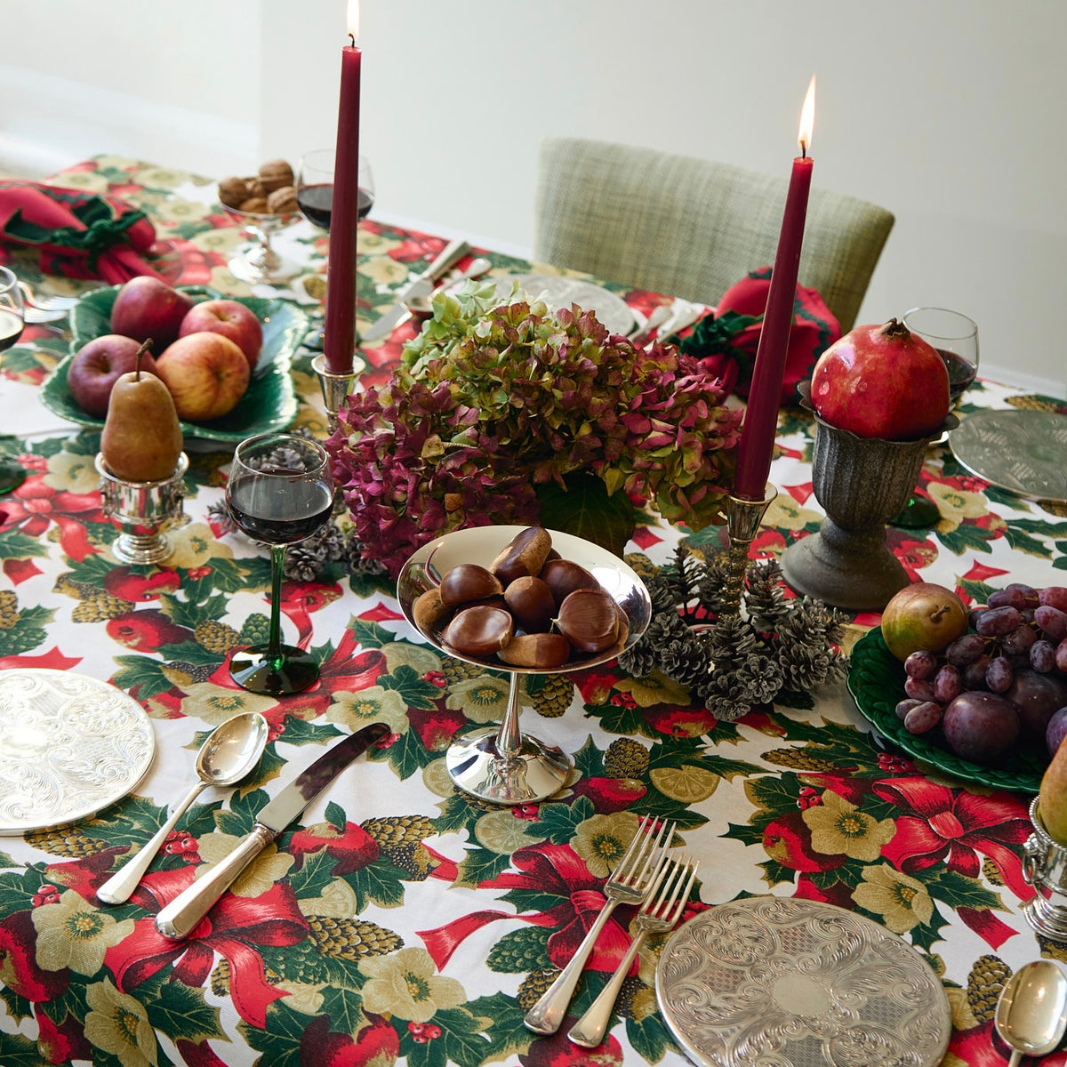Roses and Ribbon Tablecloth