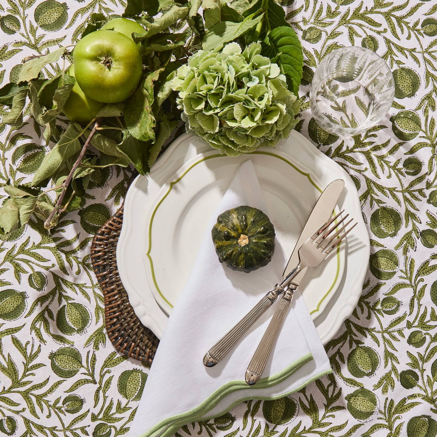 Green Scallop Linen Napkins (Set of 4)